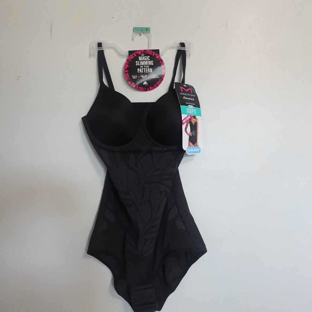 Maidenform Flexees Body shaper Sculpts Cool Comfort sz Small Black New w/tag